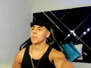 Offline chris_de_la_fonde on Flirt4Free