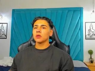 Offline chris_de_la_fonde on Flirt4Free