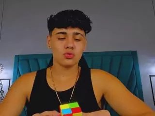 Offline chris_de_la_fonde on Flirt4Free