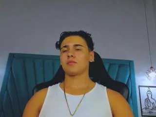 Offline chris_de_la_fonde on Flirt4Free