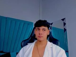 Offline chris_de_la_fonde on Flirt4Free