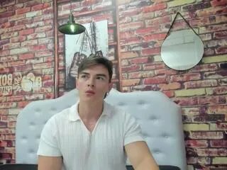 Freechat damian_i on Flirt4Free
