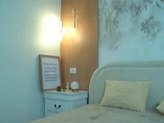 Freechat devious_angell on Flirt4Free