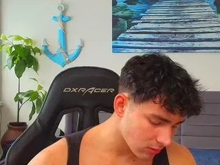 Offline emilio_reynolds on Flirt4Free