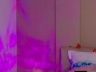 Freechat emily_sheen on Flirt4Free