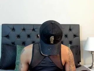 Freechat jax_maxwell on Flirt4Free
