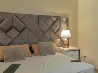 Offline leiza_thompson on Flirt4Free