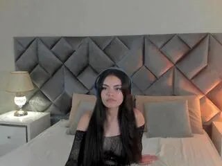 Offline leiza_thompson on Flirt4Free