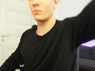 Freechat logan_fraser on Flirt4Free