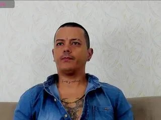 Offline maxi_hall on Flirt4Free