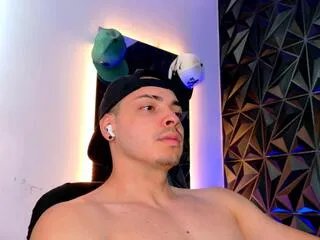 Offline maxwell_dupont on Flirt4Free