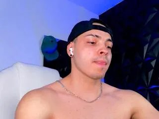 Offline maxwell_dupont on Flirt4Free
