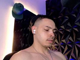 Offline maxwell_dupont on Flirt4Free