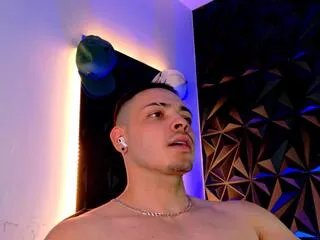 Offline maxwell_dupont on Flirt4Free