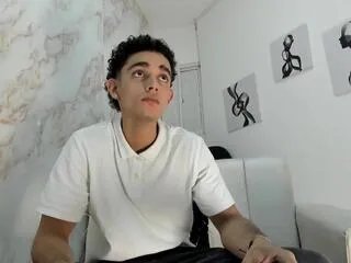 Freechat nathan_shimmer on Flirt4Free