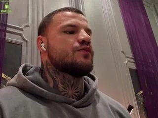 Offline oliver_sport on Flirt4Free