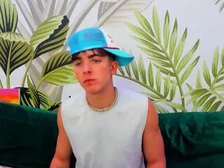 Freechat pierce_bailey on Flirt4Free