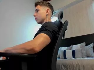 Freechat teo_cooper on Flirt4Free