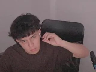 Offline tony_hoffa on Flirt4Free