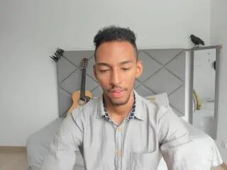 Freechat tylor_jess on Flirt4Free