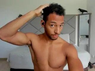 Freechat tylor_jess on Flirt4Free