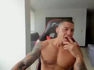 Freechat uxio_x on Flirt4Free