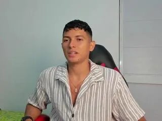Freechat yei_sant on Flirt4Free