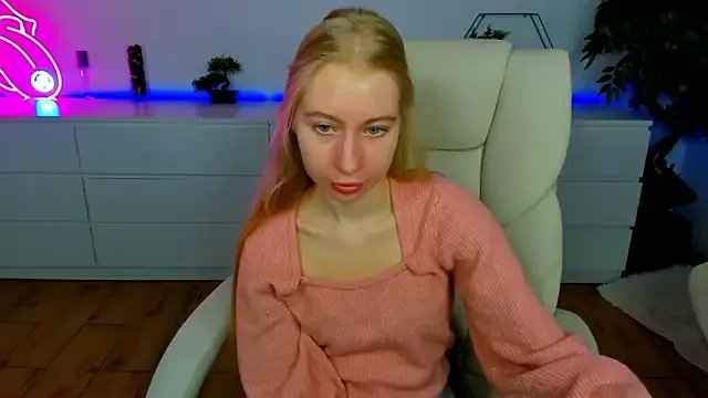 Freechat Alina_Blonde on StripChat