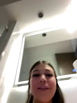 Freechat Alyshanon18 on StripChat