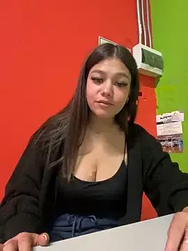 Freechat Alyshanon18 on StripChat