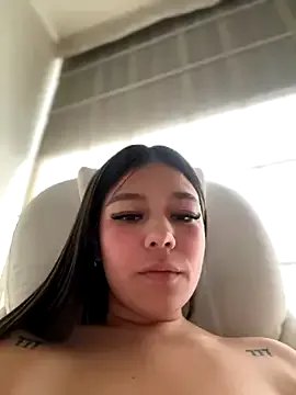 Freechat Alyshanon18 on StripChat