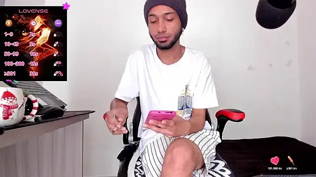 Freechat Aron_Baylor on StripChat