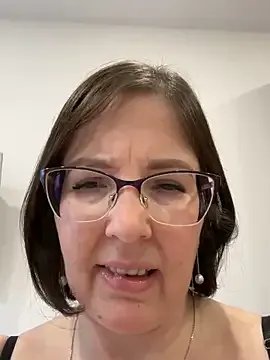 Freechat B_Bonya_m on StripChat