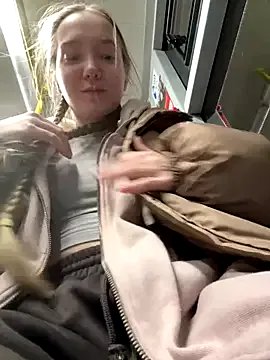 Freechat bambi_lu on StripChat