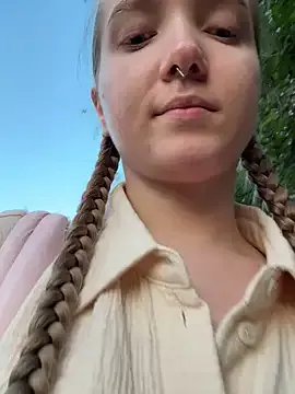 Freechat bambi_lu on StripChat