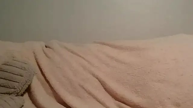 Freechat beautylovess on StripChat