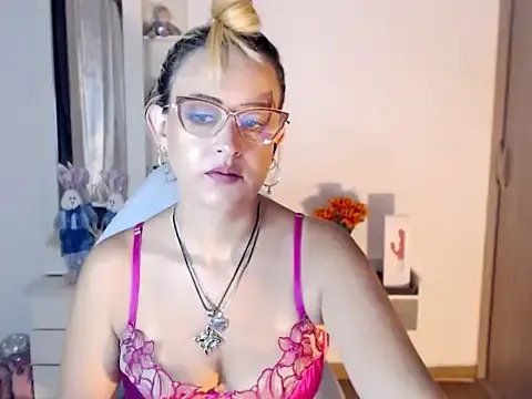 Freechat BOREAL_MOON on StripChat