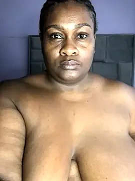 Freechat bustytitsxxx on StripChat