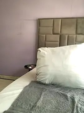 Freechat bustytitsxxx on StripChat