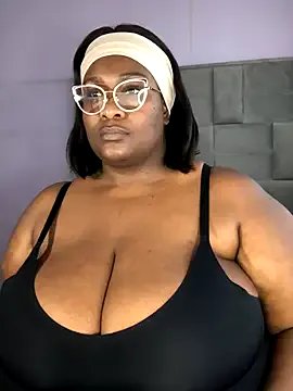 Freechat bustytitsxxx on StripChat