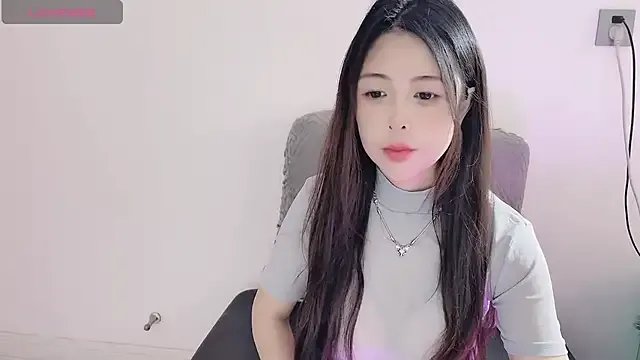 Freechat candy-yiyi on StripChat