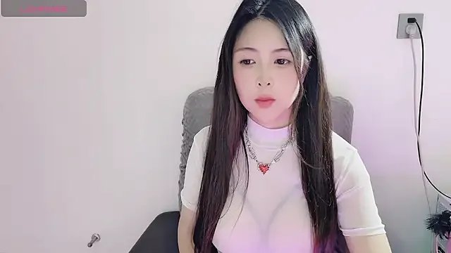 Freechat candy-yiyi on StripChat