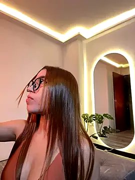 Freechat carolynnetrujillo on StripChat