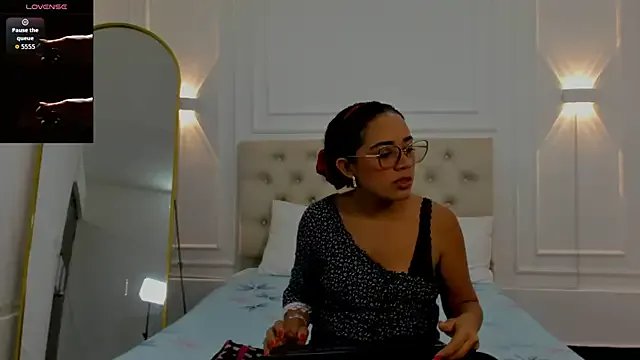 Freechat charlotte_dante212 on StripChat