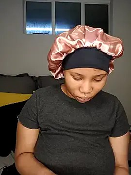 Freechat DrippinCaramelCutie on StripChat