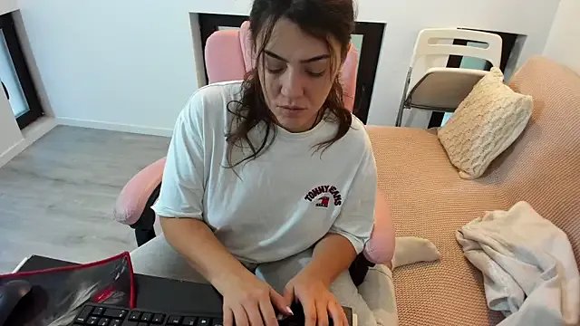 Freechat Dyana_Kaylinn on StripChat