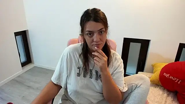 Freechat Dyana_Kaylinn on StripChat