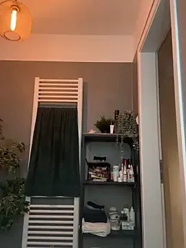 Freechat Elenascrib on StripChat