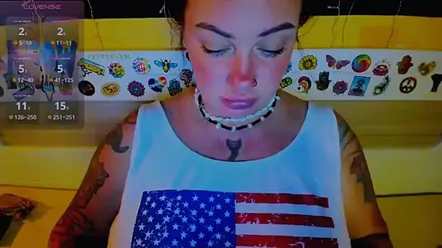 EllieOz on StripChat 