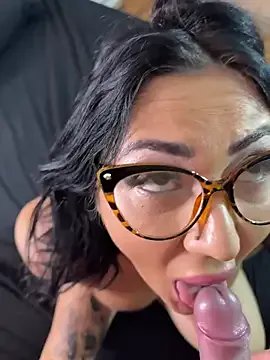 Freechat Evamendez02 on StripChat